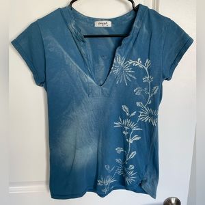 Omgirl Batik Tye-Dye Style V-neck T-shirt Size M